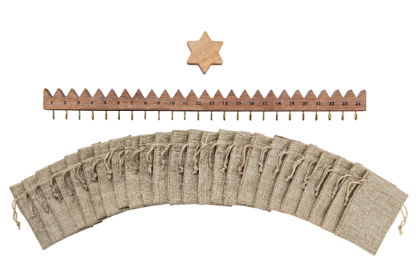 adventskalender_holzleiste_mit_24_saeckchen_1.png